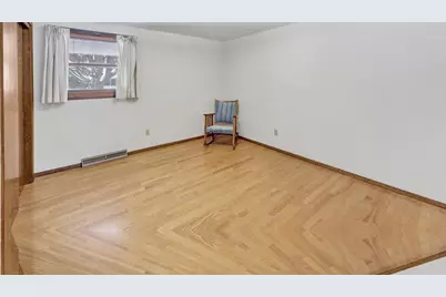 1667 Beaver Dam Drive, Green Bay, WI 54304 - Photo 13