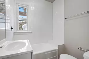 1409 S 10th St, Manitowoc, WI 54220 - Photo 17