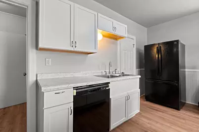 1409 S 10th Street, Manitowoc, WI 54220 - Photo 7