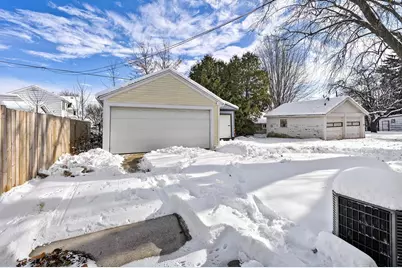 1013 S 22nd Street, Manitowoc, WI 54220 - Photo 9