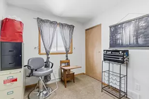 1707 Schaefer Cir, Appleton, WI 54915 - Photo 17