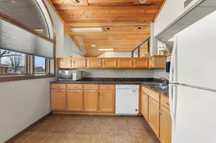 222 Ohio St, Oshkosh, WI 54902 - Photo 9