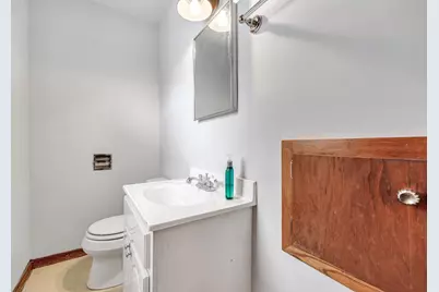 909 Lawton Terrace, Manitowoc, WI 54220 - Photo 13