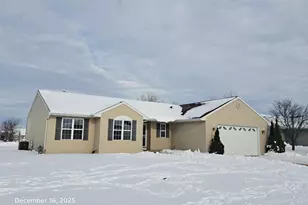 2286 Spring Meadow Dr, Neenah, WI 54956 - Photo 3