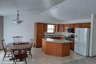 2286 Spring Meadow Dr, Neenah, WI 54956 - Photo 9