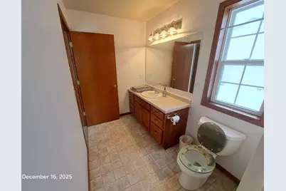 2286 Spring Meadow Drive, Neenah, WI 54956 - Photo 13