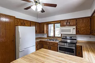 265 Modoc St, Clintonville, WI 54929 - Photo 9