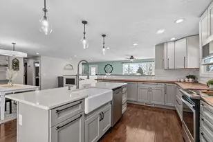 580 W Henry St, Kaukauna, WI 54130 - Photo 5