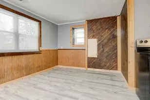 1031 Spruce St, Marinette, WI 54143 - Photo 7