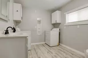 1031 Spruce St, Marinette, WI 54143 - Photo 15