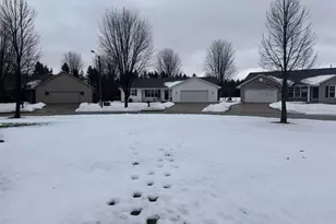 2340 Talladega Speedway Dr, De Pere, WI 54115 - Photo 9