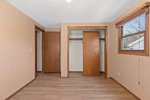 1360 Glen Rd, Ashwaubenon, WI 54313 - Photo 19