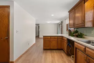 1360 Glen Rd, Ashwaubenon, WI 54313 - Photo 17