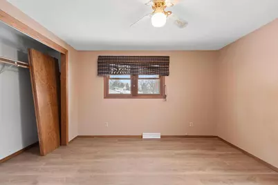 1360 Glen Road, Ashwaubenon, WI 54313 - Photo 25