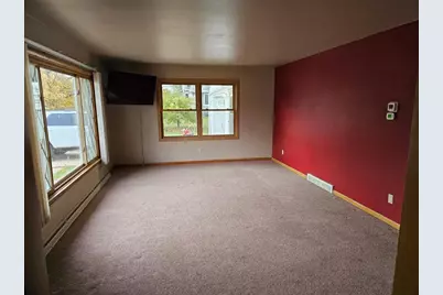 207 W Parker Street, Weyauwega, WI 54983 - Photo 5