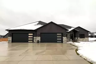 2664 Chambers Xing, Green Bay, WI 54313 - Photo 1