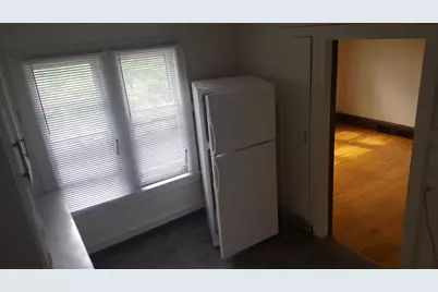 229 E Irving Avenue, Oshkosh, WI 54901 - Photo 3