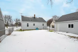 1717 W Franklin St, Appleton, WI 54914 - Photo 25