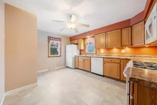 1717 W Franklin St, Appleton, WI 54914 - Photo 5