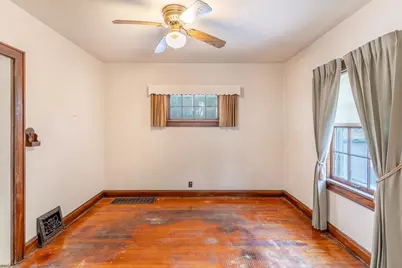 952 Bond Street, Green Bay, WI 54303 - Photo 9