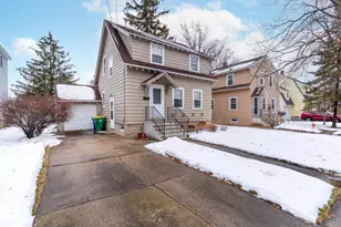 952 Bond St, Green Bay, WI 54303 - Photo 1