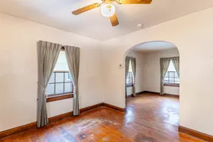 952 Bond St, Green Bay, WI 54303 - Photo 11