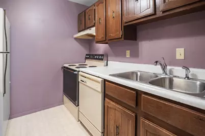 2672 Humboldt Road #4, Green Bay, WI 54311 - Photo 7