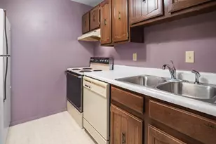 2672 Humboldt Rd, Green Bay, WI 54311 - Photo 7