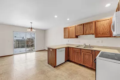 4642 Ridge Court, Manitowoc, WI 54220 - Photo 9