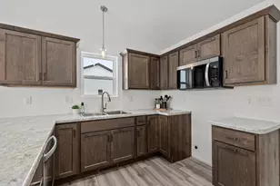 W5618 Tonys Way, Appleton, WI 54915 - Photo 5