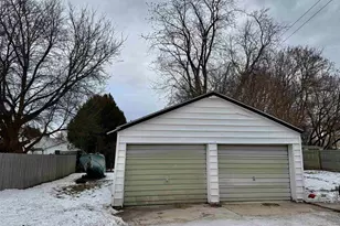 1610 17th St, Two Rivers, WI 54241 - Photo 5