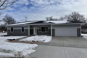 1734 Oak St, Oshkosh, WI 54901 - Photo 1