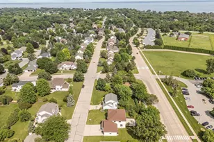 231 Bosworth Ln, Neenah, WI 54956 - Photo 57