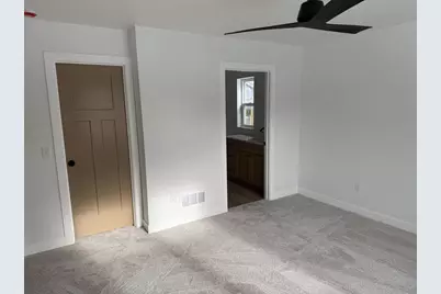 1109 E Murdock Avenue, Oshkosh, WI 54901 - Photo 7