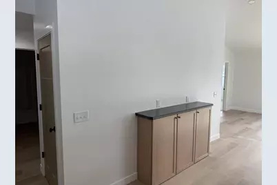 1109 E Murdock Avenue, Oshkosh, WI 54901 - Photo 5