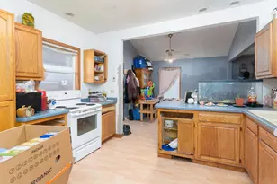 307 W 3rd St, Kaukauna, WI 54130 - Photo 3