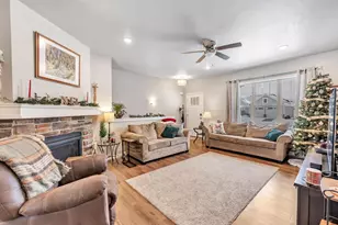 541 Pebblestone Cir, Hobart, WI 54155 - Photo 5