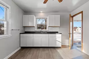 963 Liberty St, Green Bay, WI 54304 - Photo 13