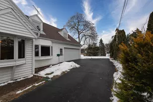 1616 Hickory St, Oshkosh, WI 54901 - Photo 3