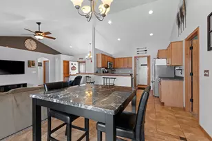 1012 Tana Ln, Menasha, WI 54952 - Photo 11