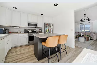 2023 Meadowview Street, Kaukauna, WI 54130 - Photo 7