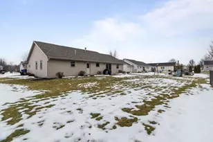 1992 Mayflower St, Kaukauna, WI 54130 - Photo 45