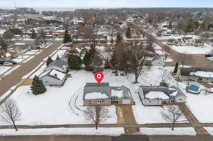 929 Harding St, Menasha, WI 54952 - Photo 3