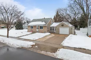 929 Harding St, Menasha, WI 54952 - Photo 1