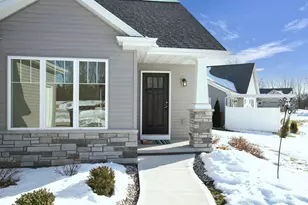 5010 W Woods Creek Ln, Appleton, WI 54913 - Photo 3