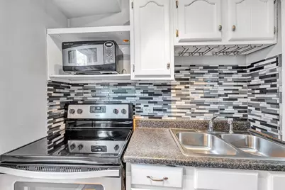 660 Fairview Avenue, De Pere, WI 54115 - Photo 13