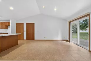 2918 N Appleton St, Appleton, WI 54911 - Photo 7