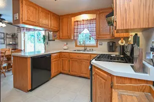 1403 Emir St, Green Bay, WI 54313 - Photo 13