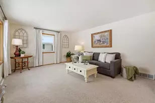 107 Ramlen Ct, Appleton, WI 54915 - Photo 3