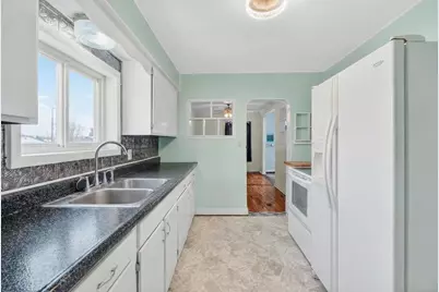 523 Michigan Street, Omro, WI 54963 - Photo 5